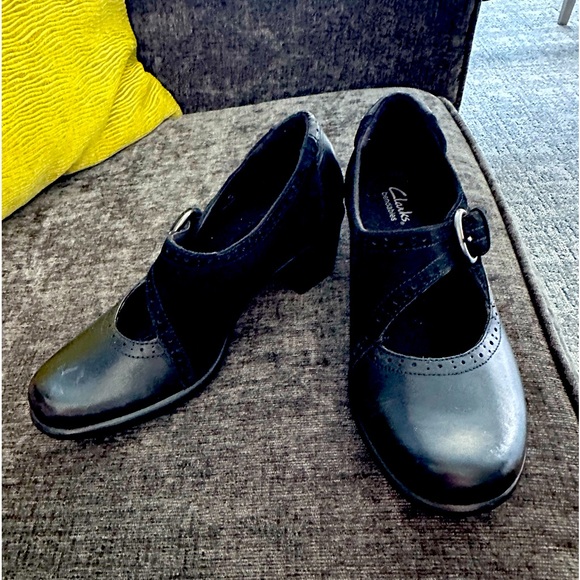 Clark’s Bendable Ladies Shoes - Picture 1 of 2